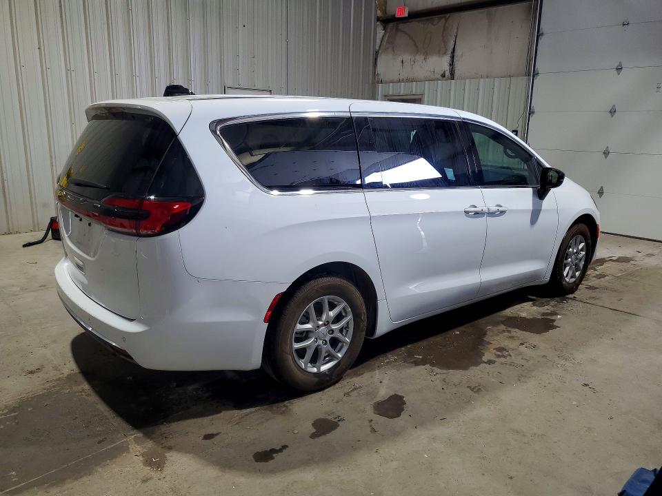 Photo 3 from auction – 2027 CHRYSLER PACIFICA with VIN 2C4RC1BG3VR577164