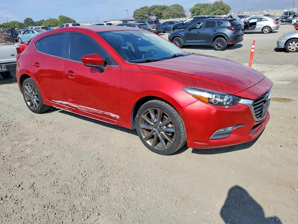Photo 4 from auction – 2018 MAZDA 3 with VIN 3MZBN1L37JM162774
