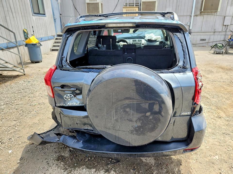 Photo 6 from auction – 2006 TOYOTA RAV4 with VIN JTMBD32V966010216