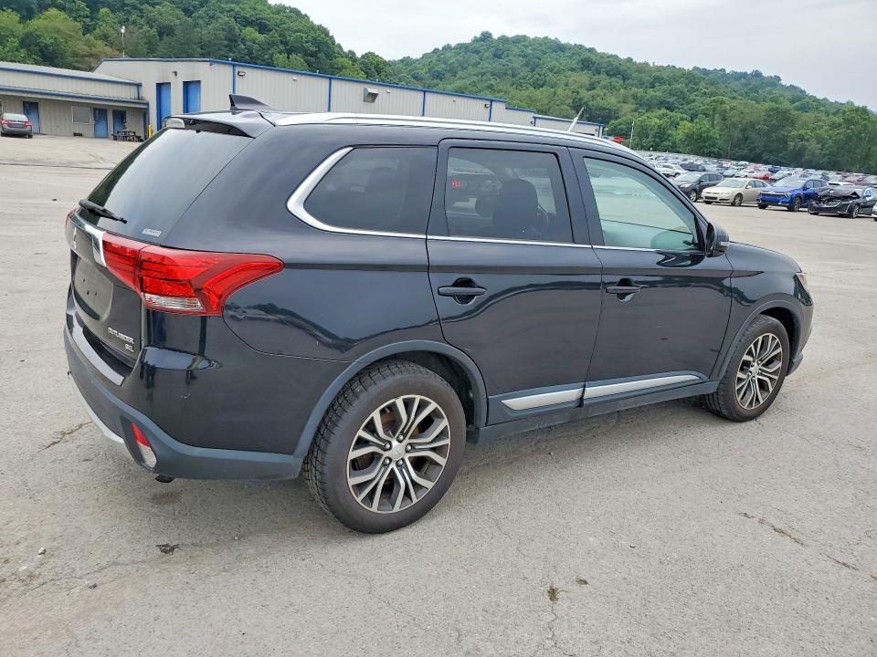 Photo 3 from auction – 2017 MITSUBISHI OUTLANDER with VIN JA4AZ3A36HZ068373