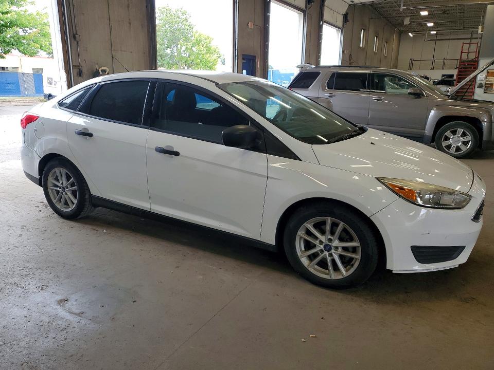 Photo 4 from auction – 2017 FORD FOCUS with VIN 1FADP3E24HL263391