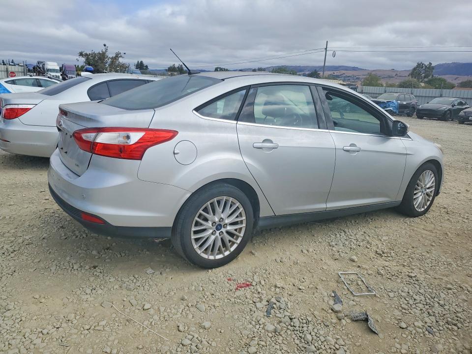Photo 3 from auction – 2012 FORD FOCUS with VIN 1FAHP3H22CL314537