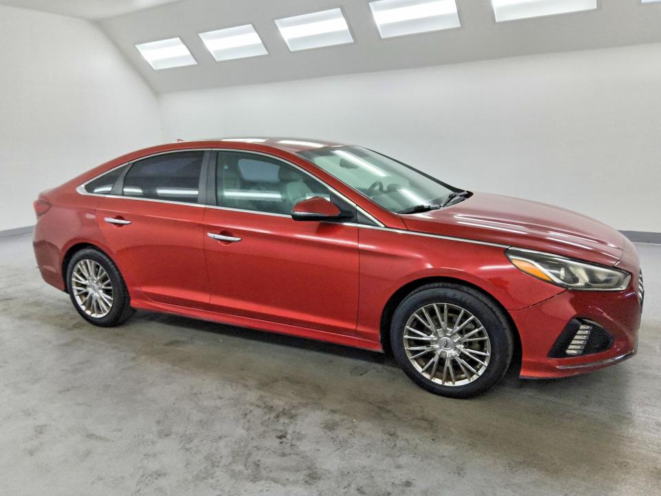 Photo 4 from auction – 2019 HYUNDAI SONATA with VIN 5NPE34AF6KH749771