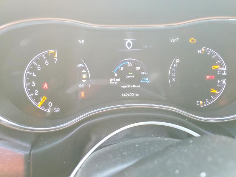 Photo 9 from auction – 2015 JEEP GRAND CHEROKEE with VIN 1C4RJFAG1FC737993