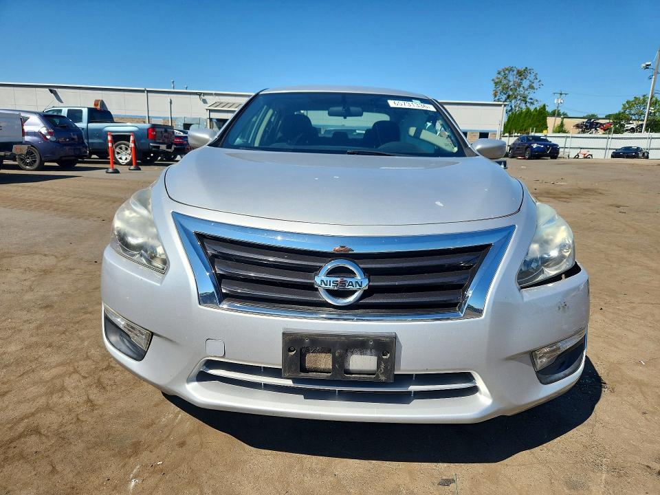 Photo 5 from auction – 2015 NISSAN ALTIMA with VIN 1N4AL3AP2FC594158