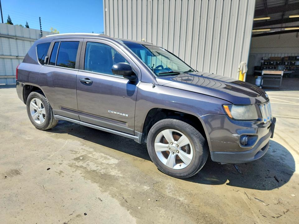 Фото 4 с аукциона – 2016 JEEP COMPASS с VIN 1C4NJCBA0GD525136