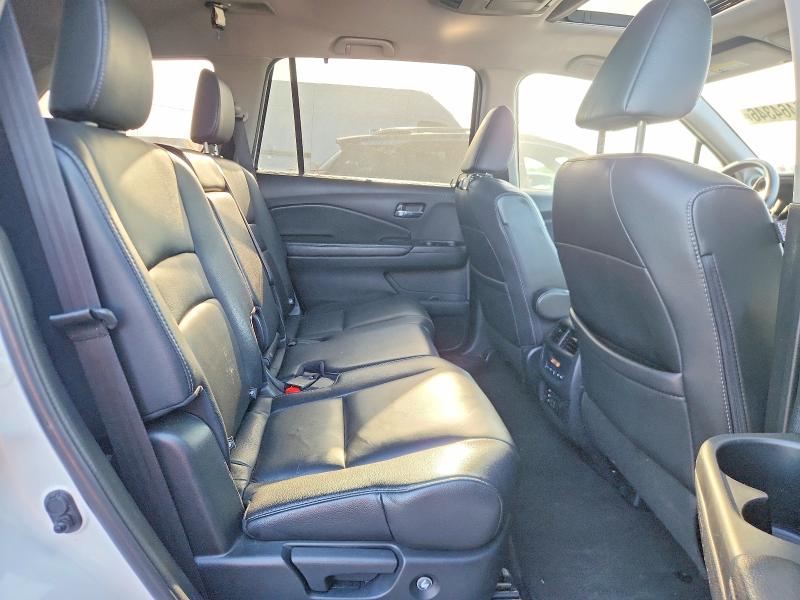 Photo 11 from auction – 2017 HONDA PILOT with VIN 5FNYF6H92HB044313