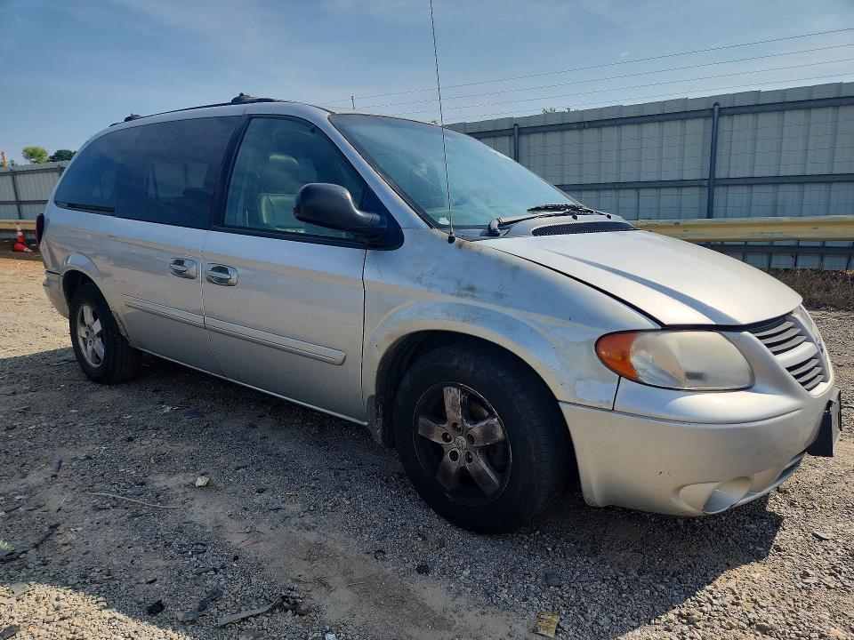 Photo 4 from auction – 2005 DODGE GRAND CARAVAN with VIN 2D4GP44L35R142381