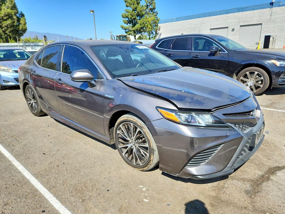 Photo 4 from auction – 2020 TOYOTA CAMRY with VIN 4T1G31AKXLU009793