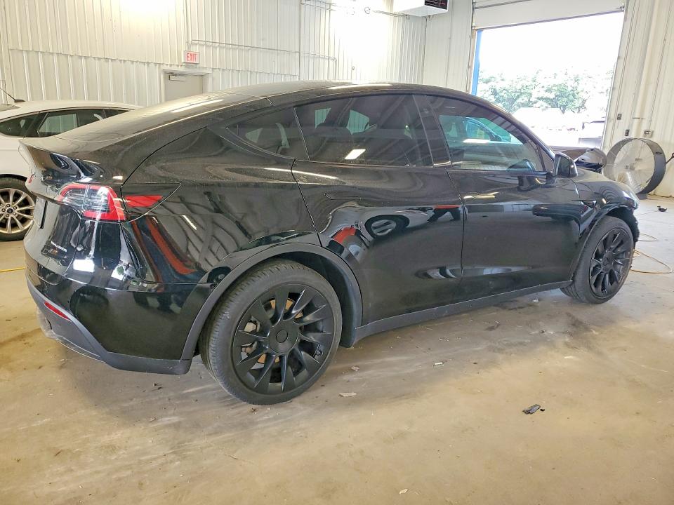 Photo 3 from auction – 2023 TESLA MODEL Y with VIN 7SAYGDEE6PF765996