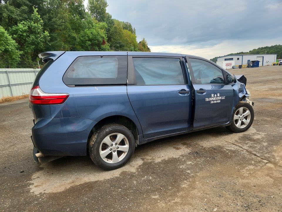 Photo 3 from auction – 2017 TOYOTA SIENNA with VIN 5TDZZ3DC2HS854208