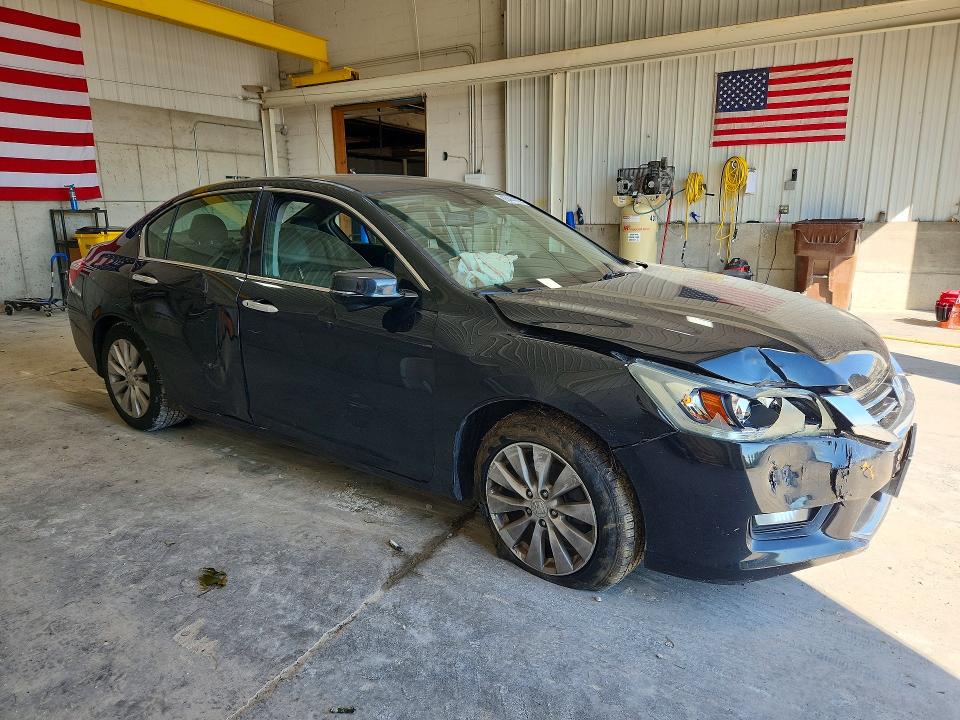 Photo 4 from auction – 2014 HONDA ACCORD with VIN 1HGCR3F83EA028525