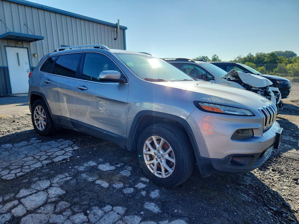صورة رقم 4 من المزاد - 2016 JEEP CHEROKEE مع VIN 1C4PJMCB6GW102815