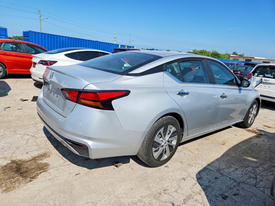 Photo 3 from auction – 2020 NISSAN ALTIMA with VIN 1N4BL4BV7LC130687