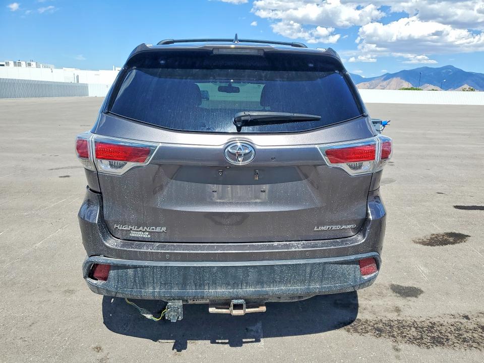 Photo 6 from auction – 2015 TOYOTA HIGHLANDER with VIN 5TDDKRFH8FS093434