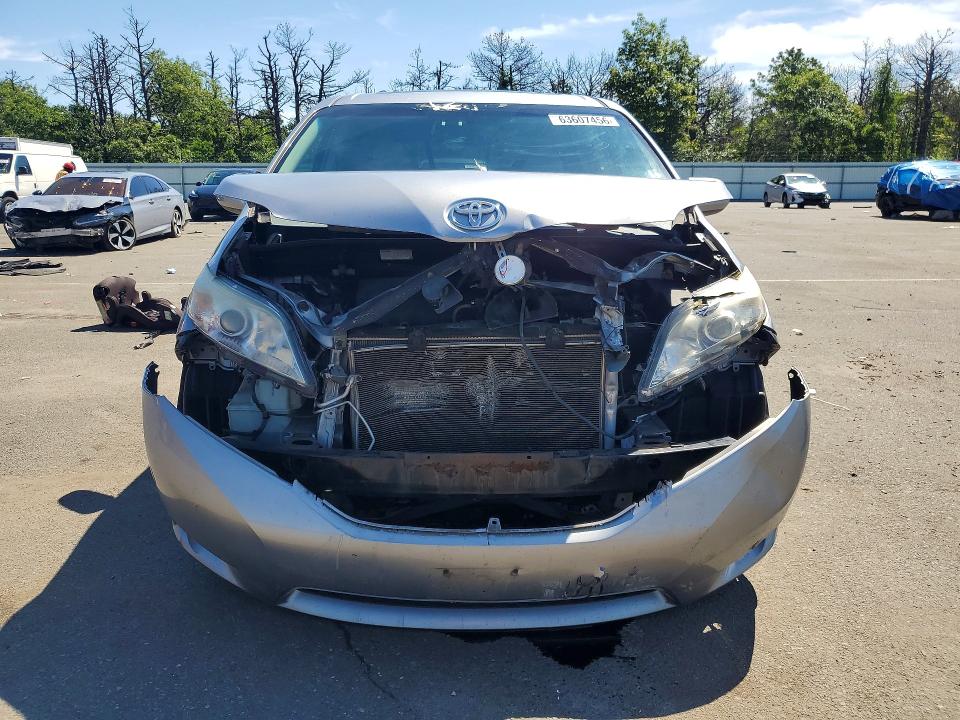 Photo 5 from auction – 2013 TOYOTA SIENNA with VIN 5TDYK3DC7DS309177