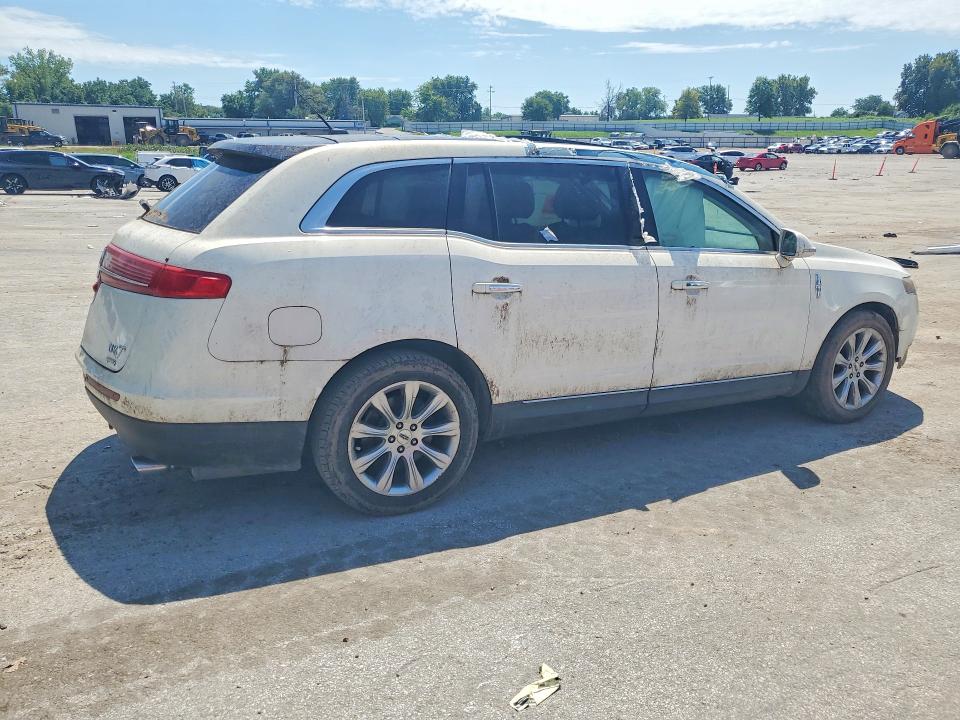 Photo 3 from auction – 2013 LINCOLN MKT with VIN 2LMHJ5AT5DBL51562