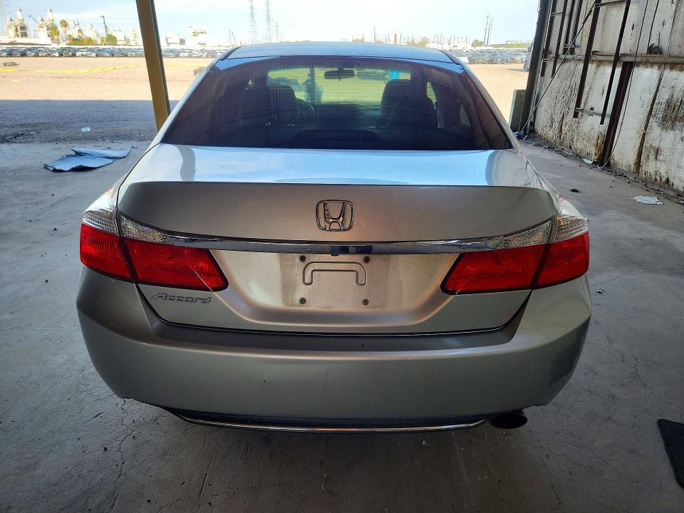Photo 6 from auction – 2014 HONDA ACCORD with VIN 1HGCR2F33EA117803