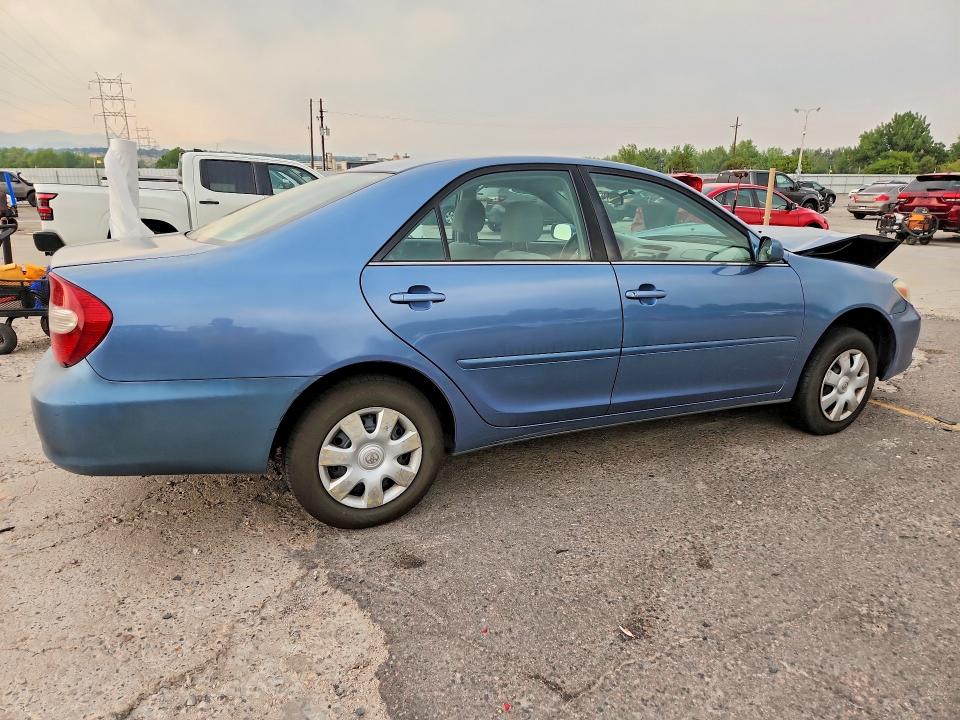 Photo 3 from auction – 2004 TOYOTA CAMRY with VIN 4T1BE32K44U894167