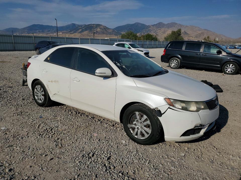 Photo 4 from auction – 2011 KIA FORTE with VIN KNAFU4A21B5384671