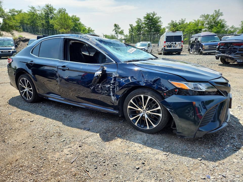 Снимка 4 от търг – 2020 TOYOTA CAMRY с VIN 4T1G11AK9LU897510