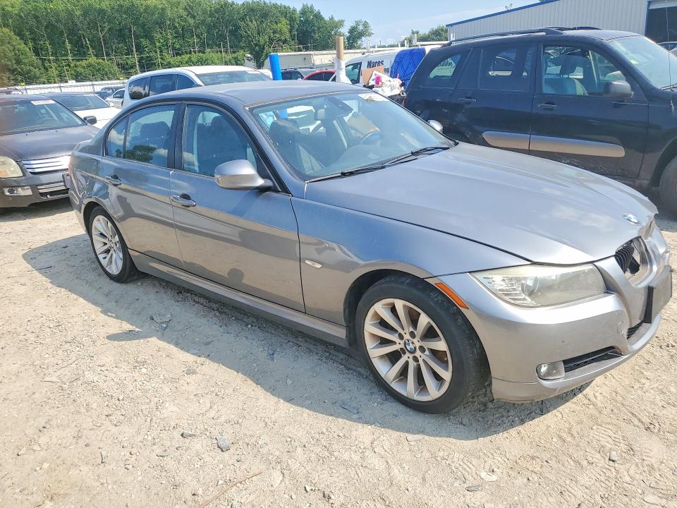 Photo 4 from auction – 2011 BMW 328 with VIN WBAPH5C56BA447356