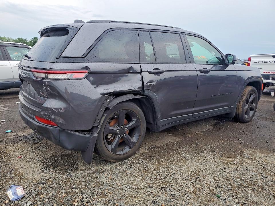 Снимка 3 от търг – 2025 JEEP GRAND CHEROKEE с VIN 1C4RJHAG2S8742886