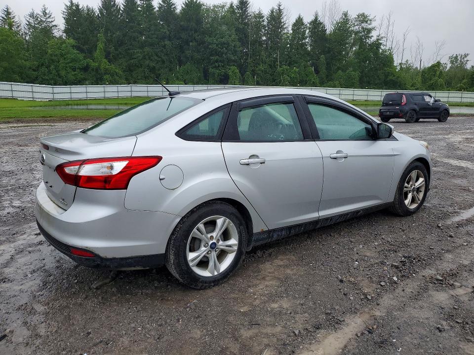 Photo 3 from auction – 2014 FORD FOCUS with VIN 1FADP3F25EL239143