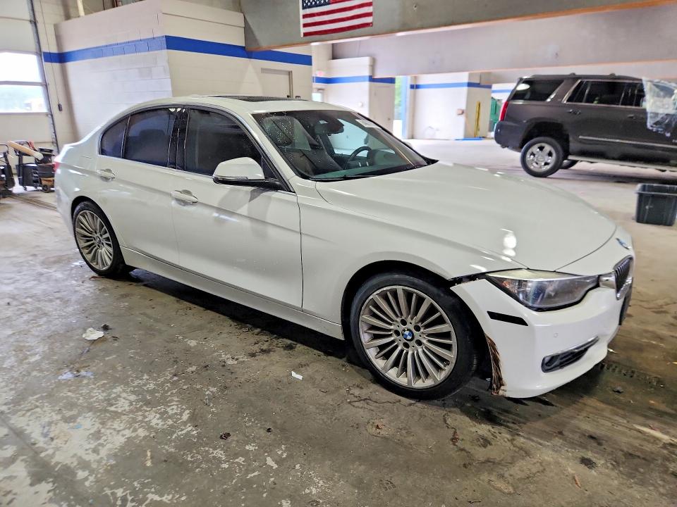 Photo 4 from auction – 2015 BMW 328 with VIN WBA3A5G50FNS85512