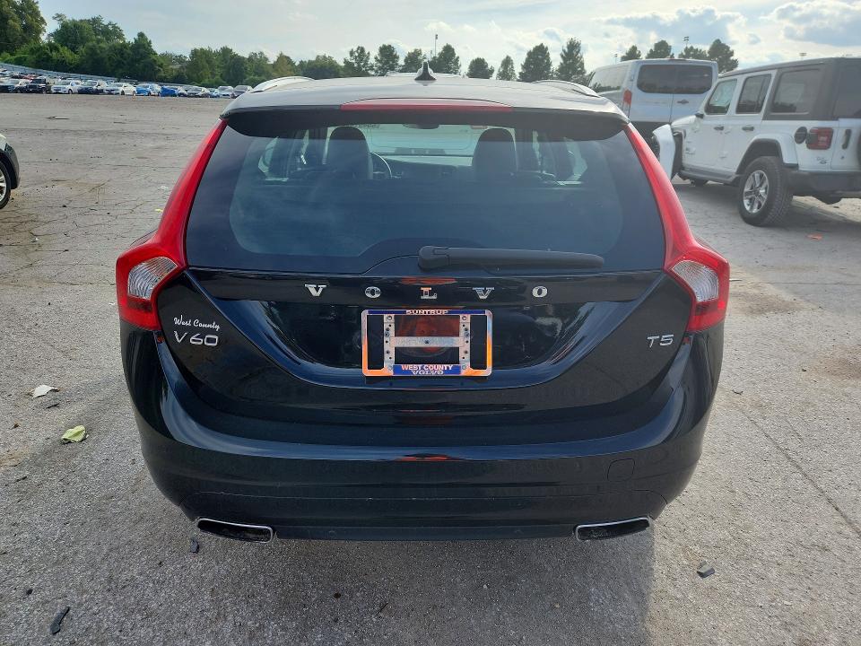 Photo 6 from auction – 2015 VOLVO V60 with VIN YV140MEKXF1243735