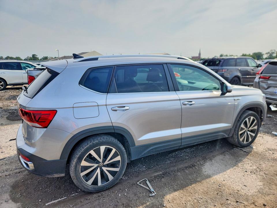 Foto 3 de la subasta – 2022 VOLKSWAGEN TAOS con VIN 3VVLX7B23NM020104