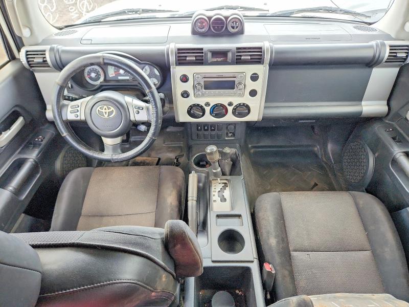 Photo 8 from auction – 2012 TOYOTA FJ CRUISER with VIN JTEBU4BFXCK132810