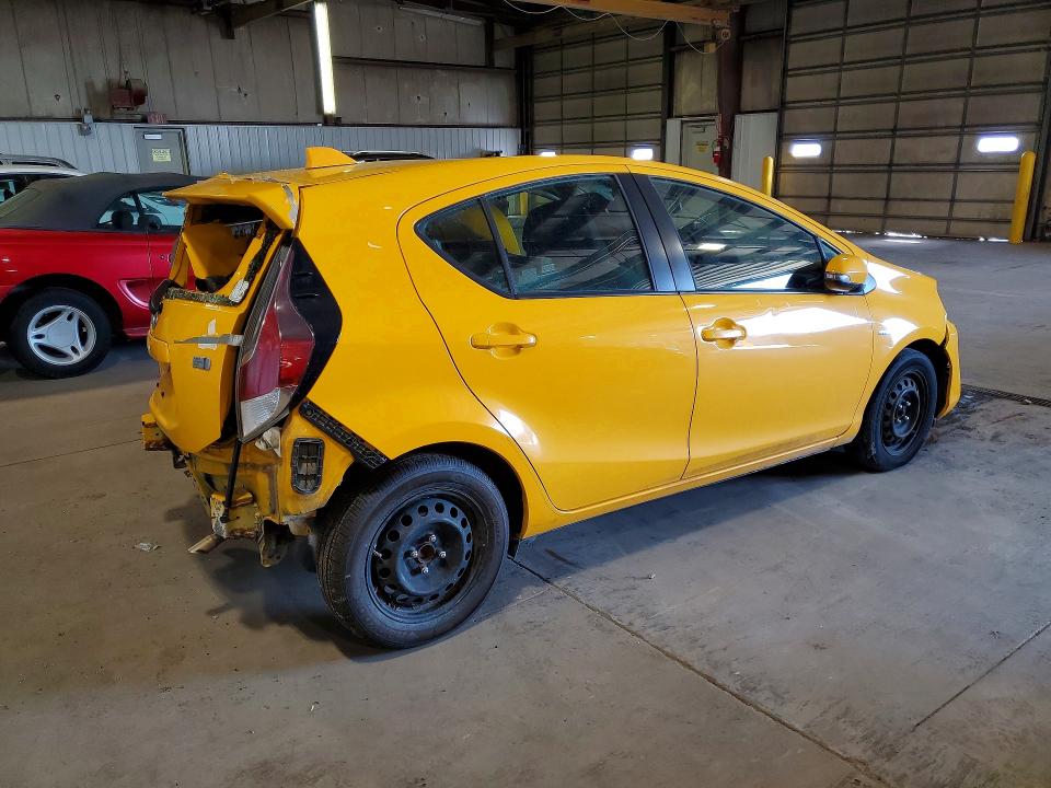 Photo 3 from auction – 2015 TOYOTA PRIUS C with VIN JTDKDTB39F1089107