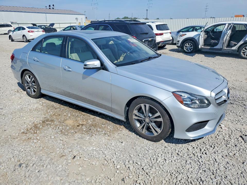Photo 4 from auction – 2016 MERCEDES-BENZ E with VIN WDDHF8JB3GB174830