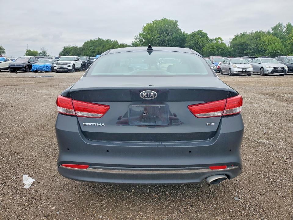 Foto 6 de la subasta – 2017 KIA OPTIMA con VIN 5XXGU4L38HG137598