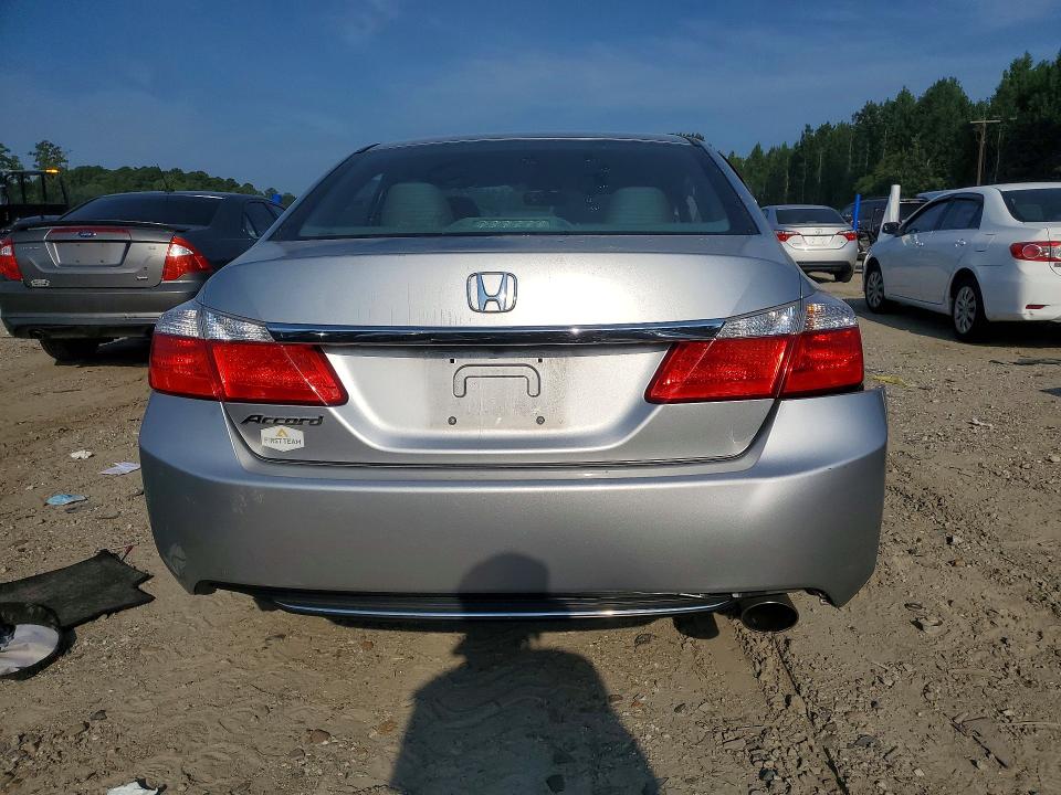 Photo 6 from auction – 2014 HONDA ACCORD with VIN 1HGCR2F30EA268825