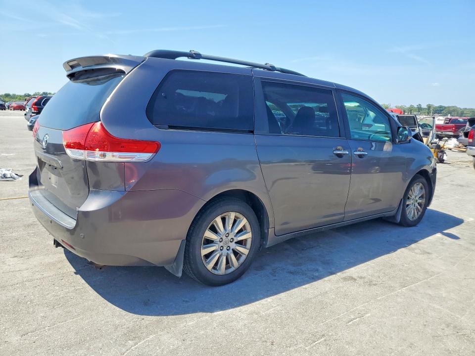 Photo 3 from auction – 2012 TOYOTA SIENNA with VIN 5TDDK3DC6CS046757