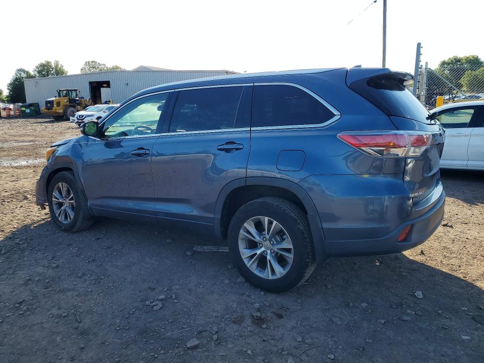 Photo 2 from auction – 2015 TOYOTA HIGHLANDER with VIN 5TDJKRFH2FS174089