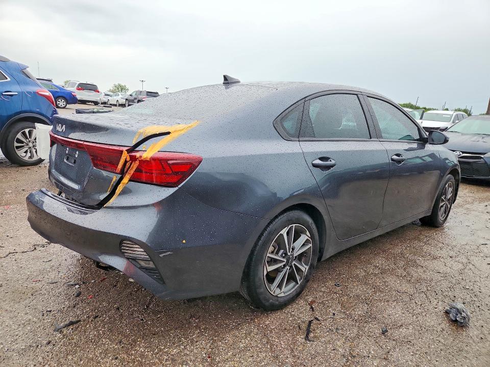 Photo 3 from auction – 2023 KIA FORTE with VIN 3KPF24AD7PE653858
