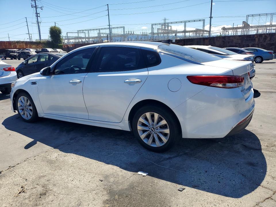 Photo 2 from auction – 2016 KIA OPTIMA with VIN 5XXGU4L35GG046934