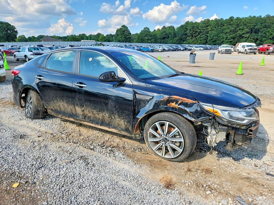 Photo 4 from auction – 2019 KIA OPTIMA with VIN 5XXGT4L35KG359459