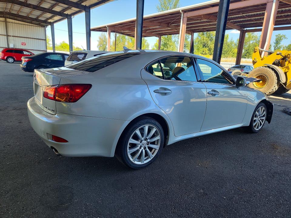 Photo 3 from auction – 2007 LEXUS IS with VIN JTHCK262475008206