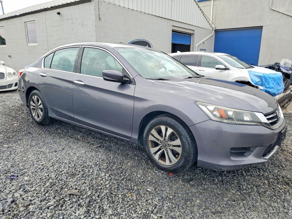 Photo 4 from auction – 2015 HONDA ACCORD with VIN 1HGCR2F38FA267116