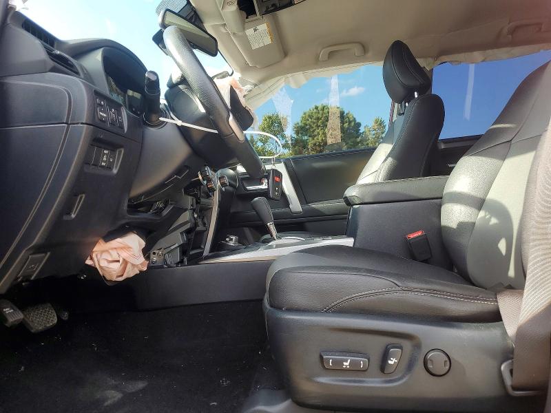 Photo 7 from auction – 2023 TOYOTA 4RUNNER with VIN JTENU5JR0P6123529
