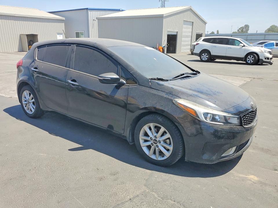 Photo 4 from auction – 2017 KIA FORTE5 with VIN KNAFK5A81H5686843