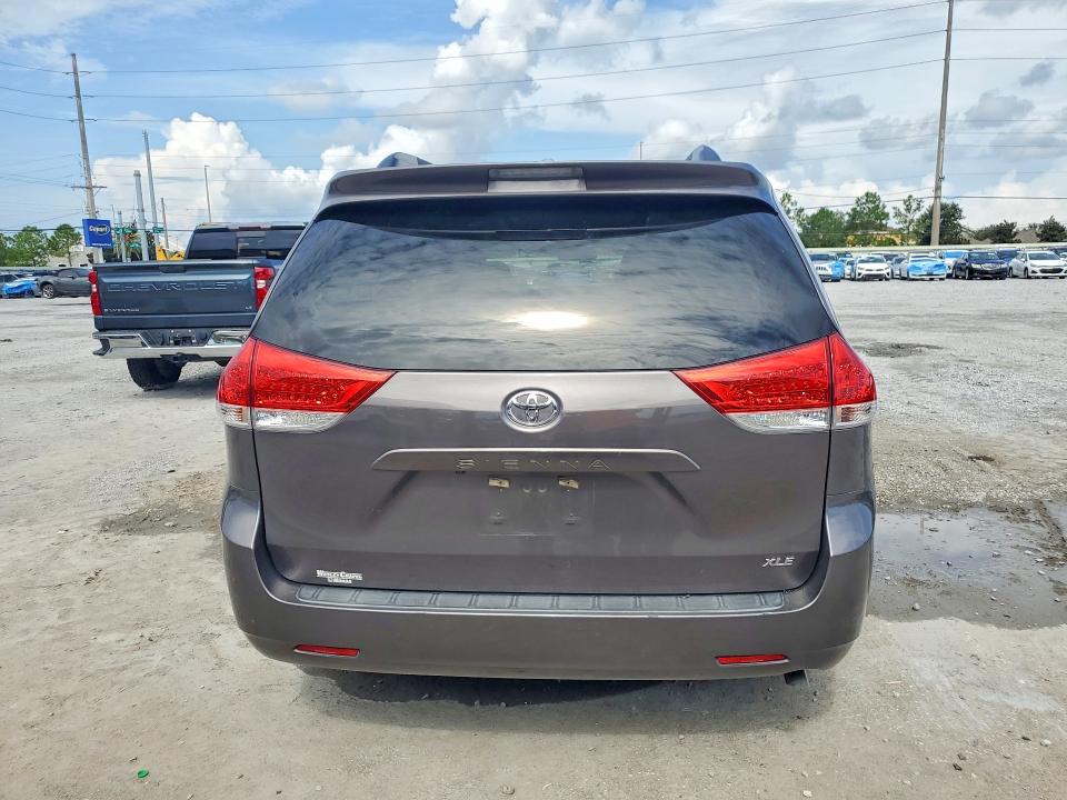 Photo 6 from auction – 2013 TOYOTA SIENNA with VIN 5TDYK3DC5DS390728