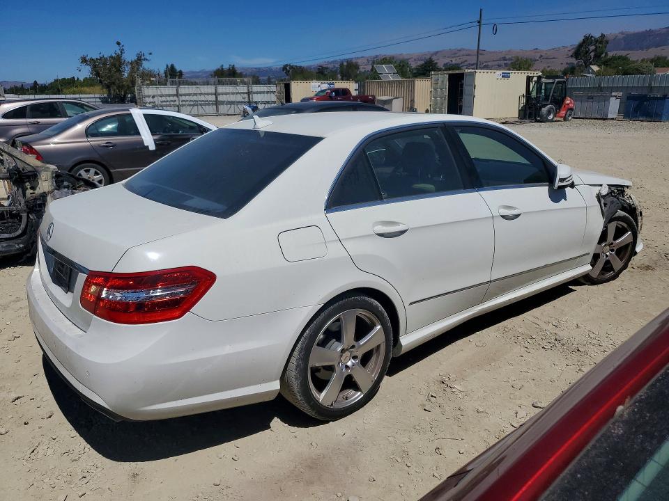 Photo 3 from auction – 2011 MERCEDES-BENZ E with VIN WDDHF5GB8BA504465