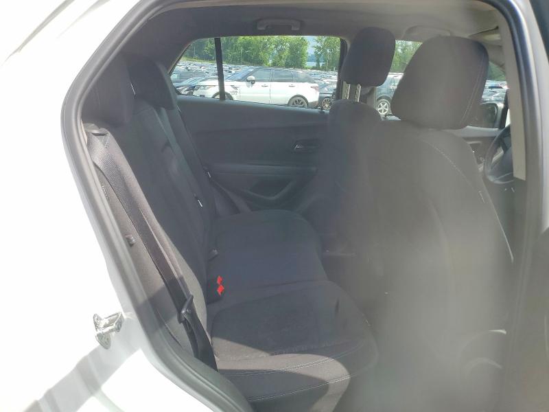 Photo 11 from auction – 2015 CHEVROLET TRAX with VIN 3GNCJPSB3FL256668