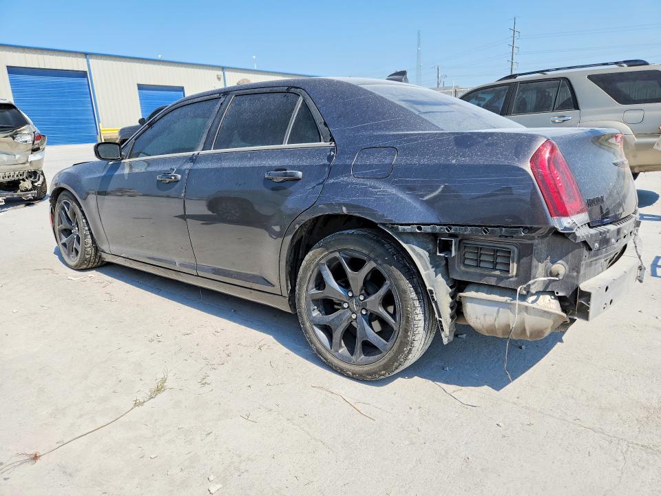 Photo 2 from auction – 2023 CHRYSLER 300 with VIN 2C3CCABG5PH556058