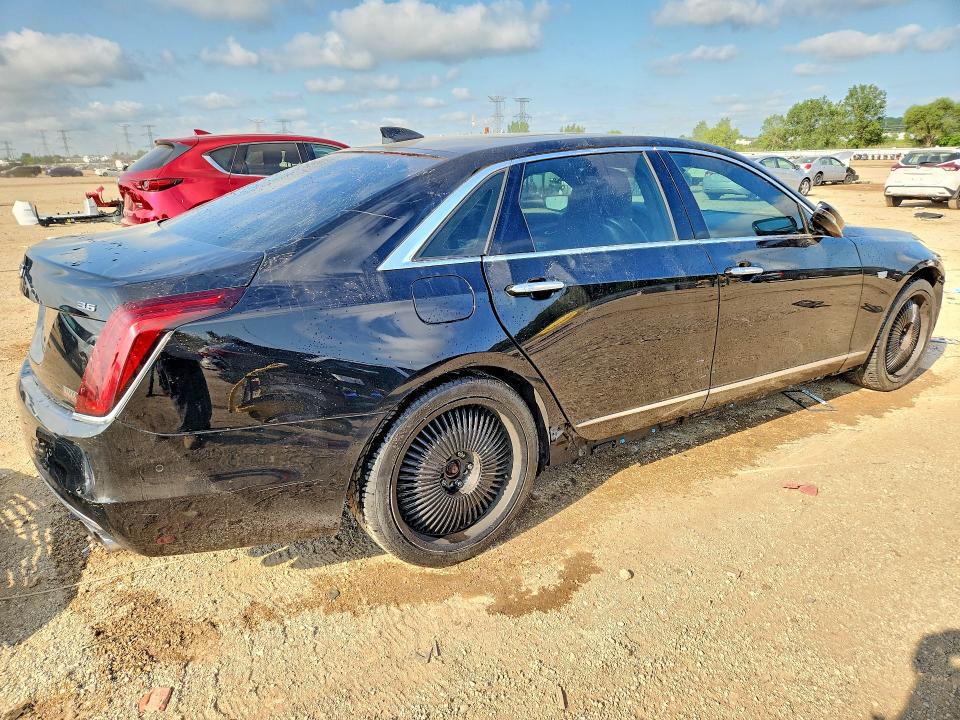 Photo 3 from auction – 2017 CADILLAC CT6 with VIN 1G6KD5RS1HU142458